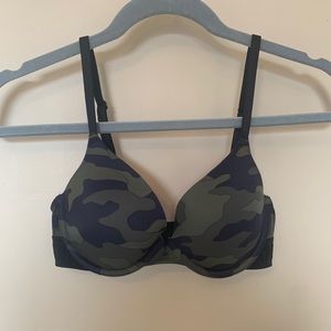 PINK Camo Everywhere Push-up Bra